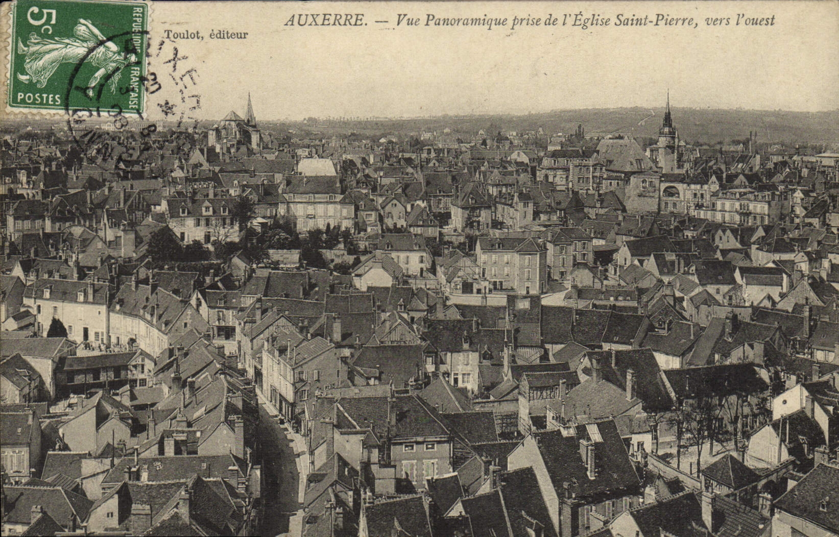 Auxerre — Vue panoramique prise de l'Église Saint-Pierre, vers l'ouest — Toulout, éditeur