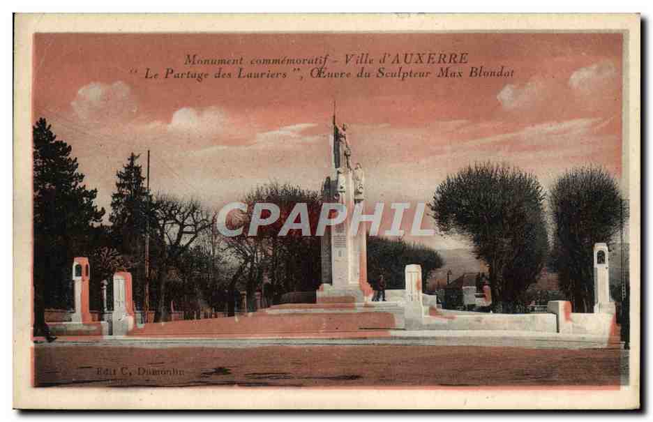 Monument commémoratif 'Le Partage des Lauriers' — Ville d'AUXERRE — Œuvre du Sculpteur Max Blondat — Edit C. Diamonlin