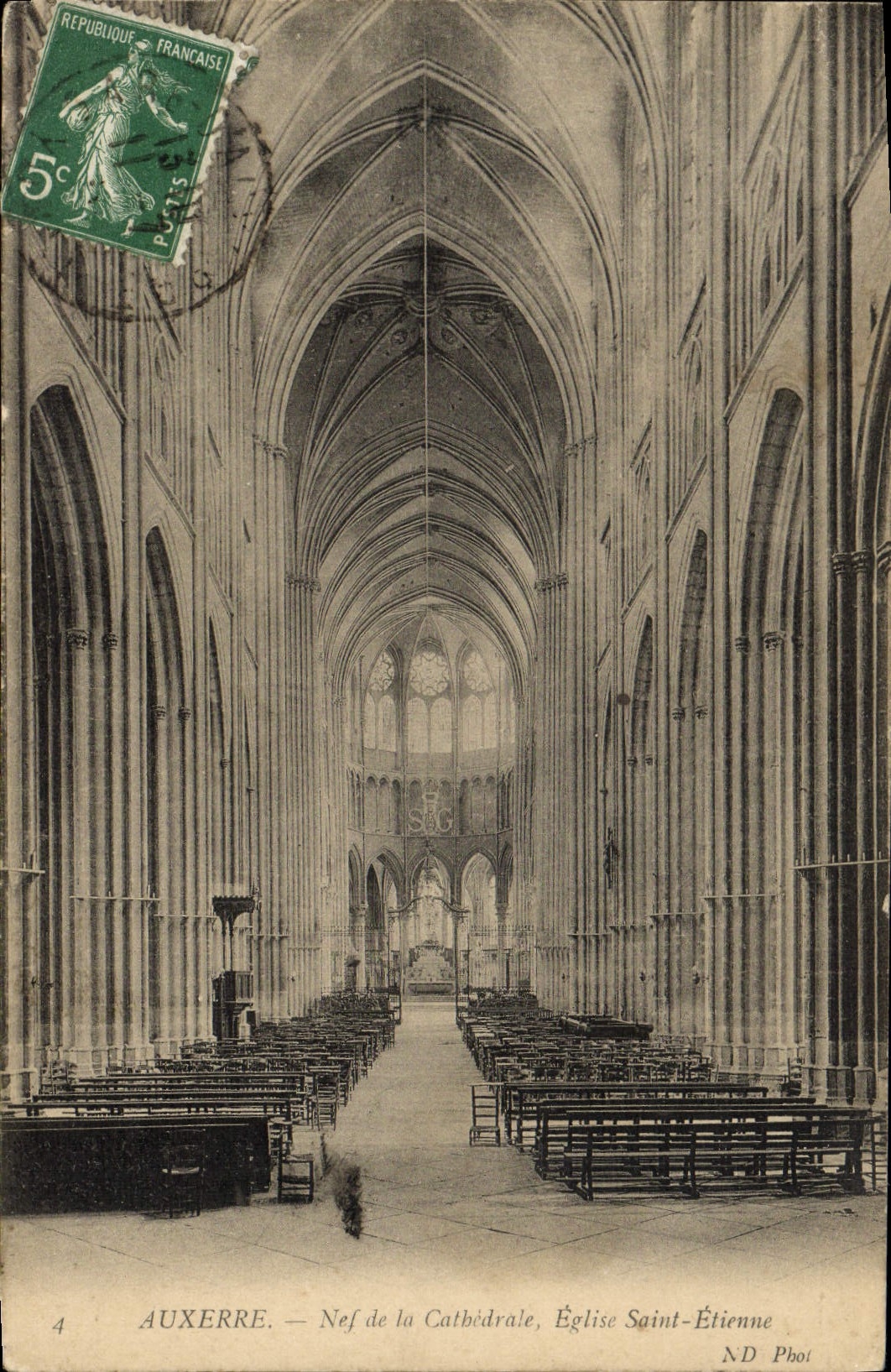 Auxerre — Nef de la Cathédrale, Église Saint-Étienne — ND Phot