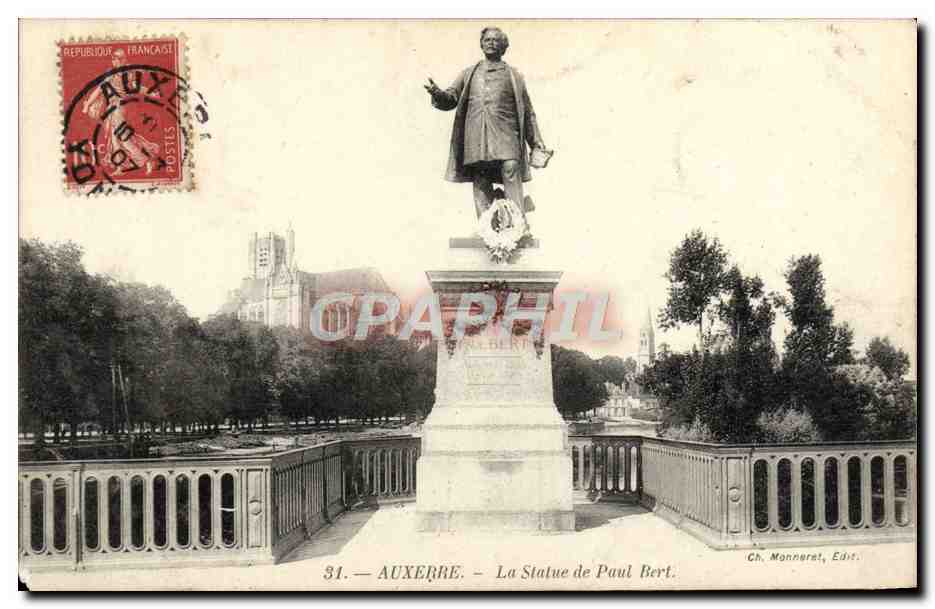 CPA Auxerre La Statue De Paul Bert