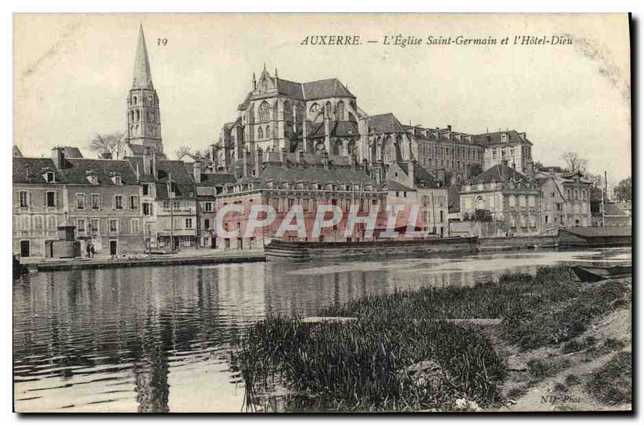 CPA Auxerre L'Eglise Saint Germain Et l'Hotel Dieu Dieu