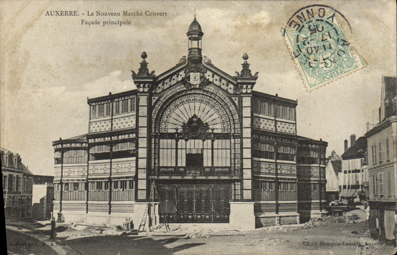 Auxerre - Le Nouveau Marché Couvert - Façade principale — Cliché Bourgoin-Jenoble, éditeur J. D. à Sens