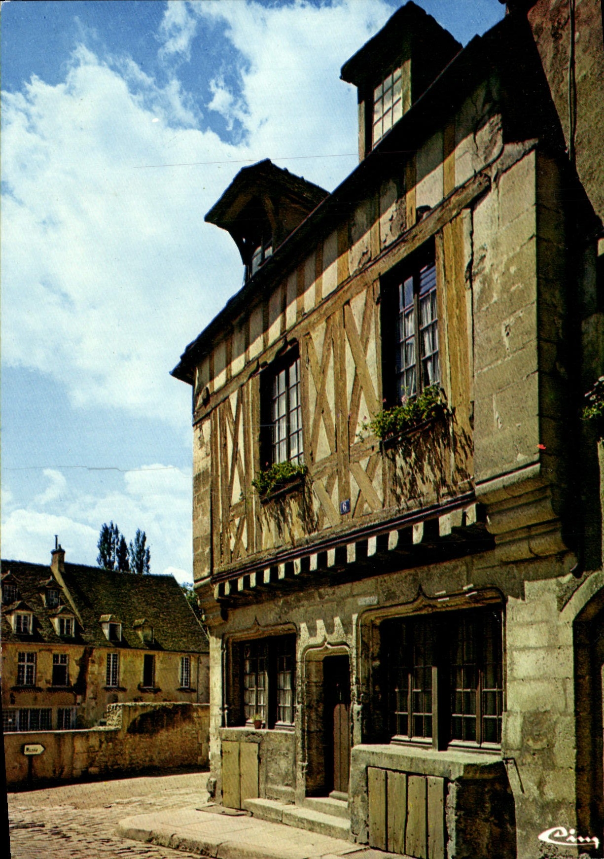 Avalon (Yonne) — Vieille maison — Imprimerie France