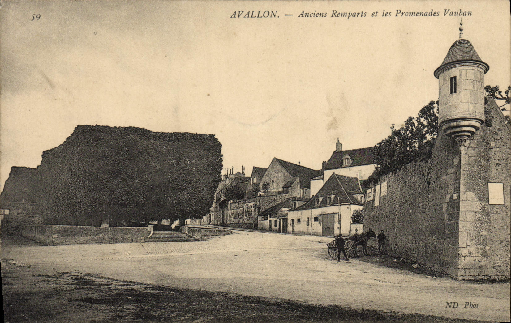 Avallon — Anciens Remparts et les Promenades Vauban — ND Phot