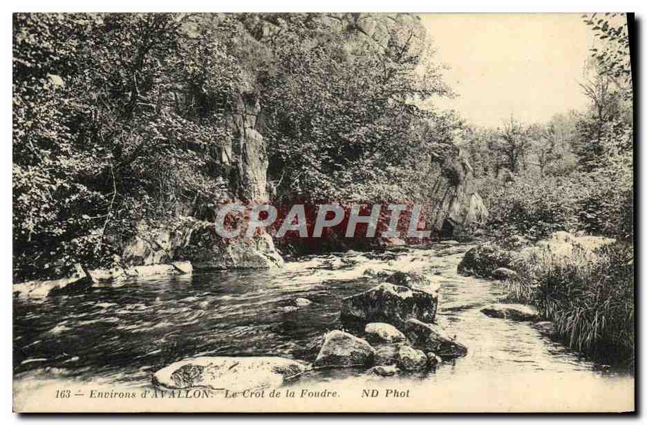 Umgebung von Avallon — Le Crol de la Foudre — ND Phot
