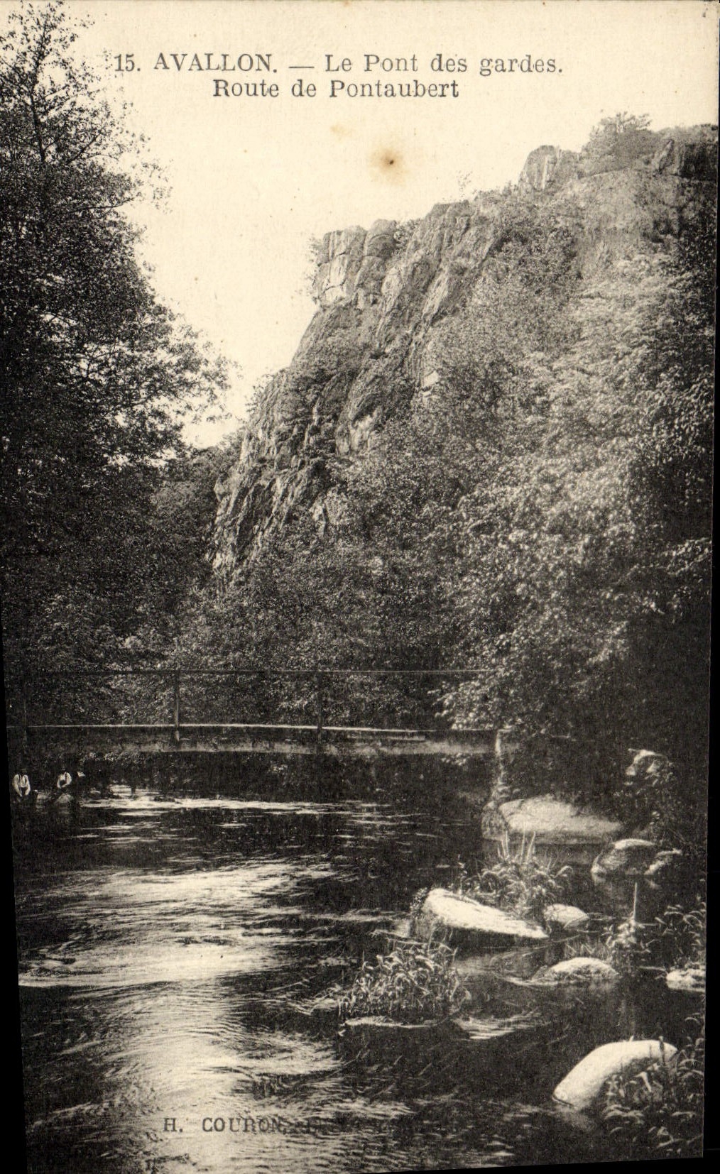 Avallon — Le Pont des gardes. Route de Pontaubert — H. Couron