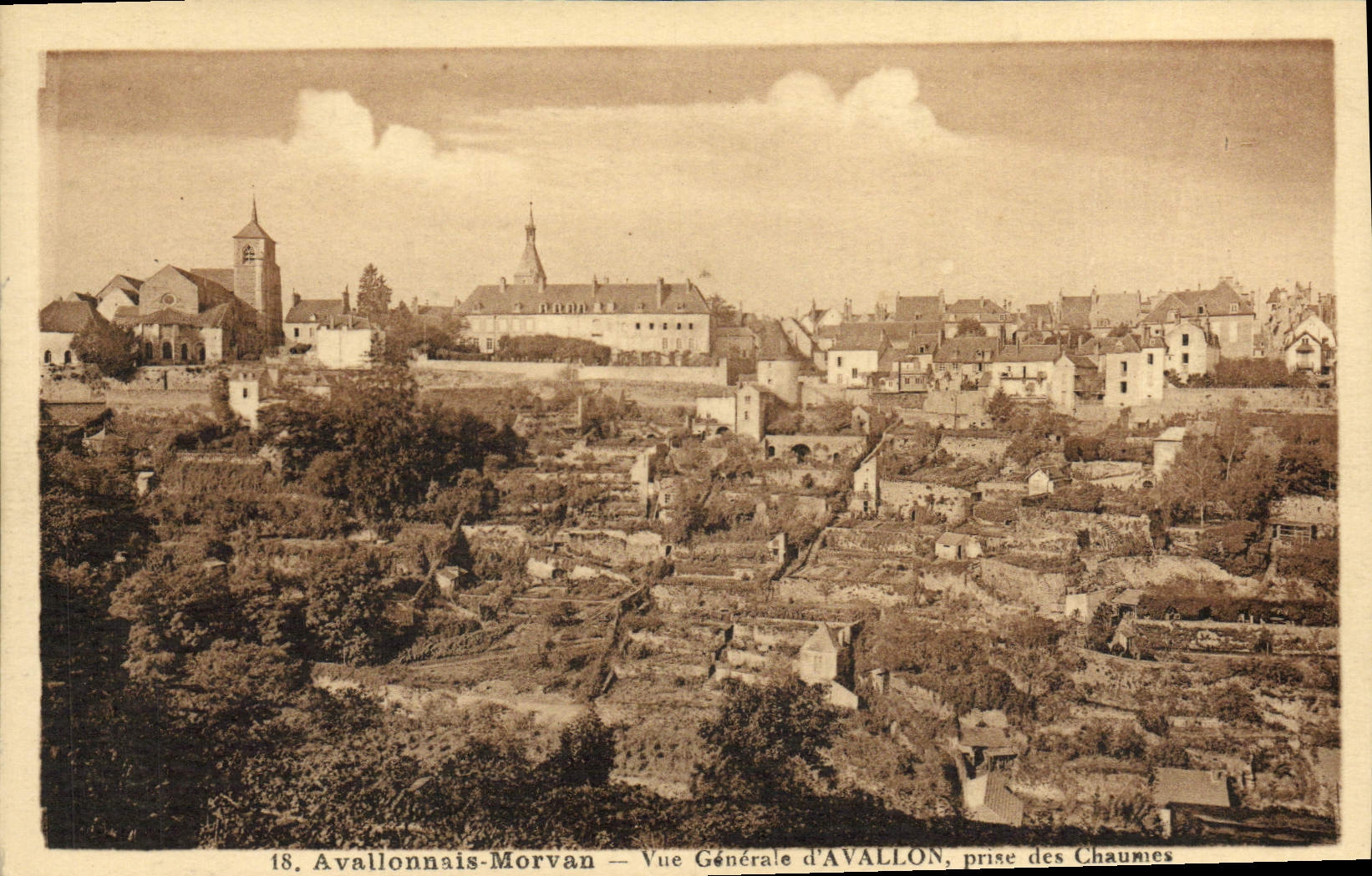 Avallon — Vue Générale d'AVALLON, prise des Chaumies — Avallonnais-Morvan, n°18