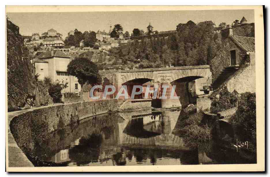 Avallon (Yonne) — Cousin-le-Pont — Les Editions d'Art Yvonne, Paris