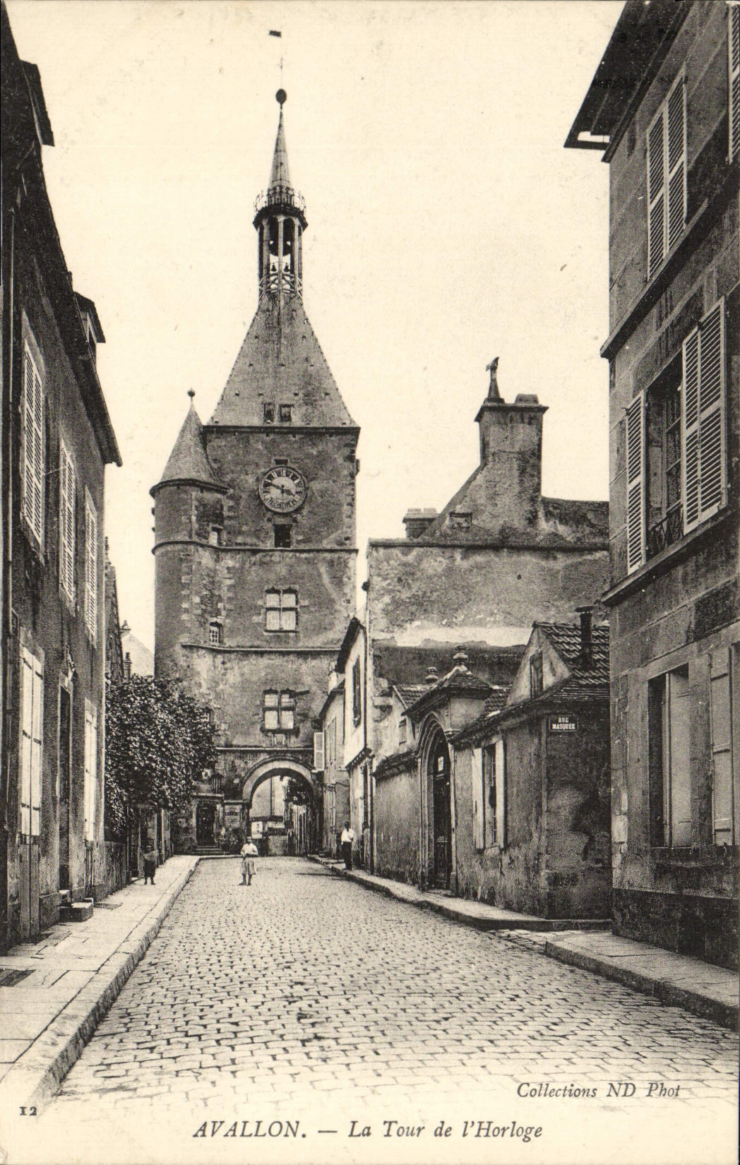 Avallon — La Tour de l'Horloge — Collections ND Phot