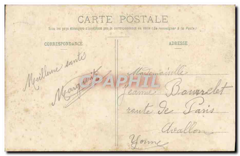 CPA Collection Du Chateau De Chastellux La Cour d'Honneur — Verso