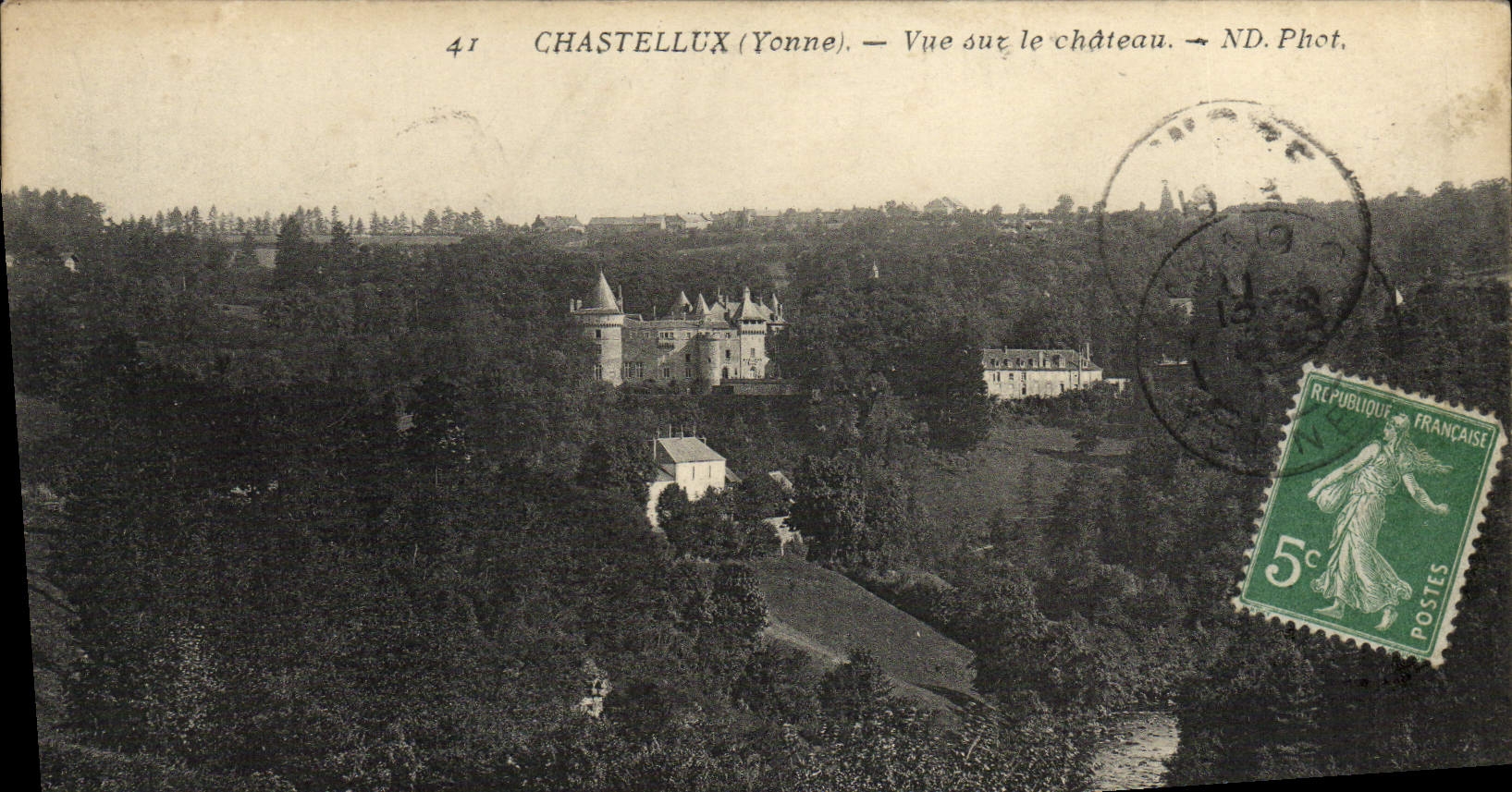 Chastellux (Yonne) — Vue sur le château — ND. Phot.