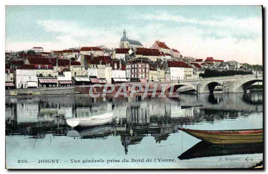 CPA Joigny Vue Generale Prise du bord de l'Yonne