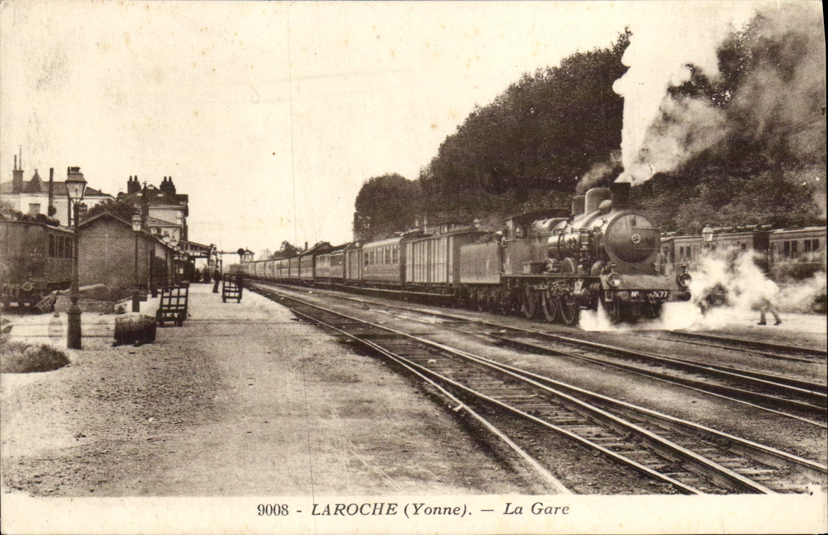 Laroche (Yonne) — La Gare — Édition E.S. Paris, n° 9008