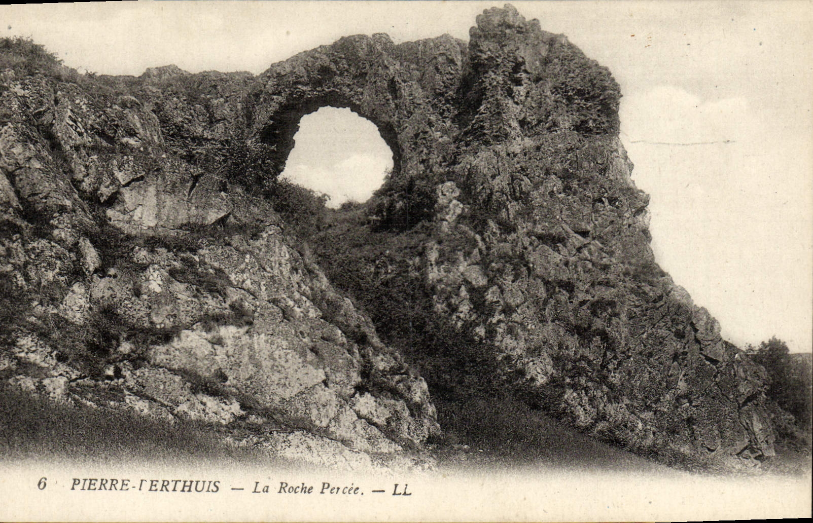 Pierre-Perthus — La Roche Percée — LL