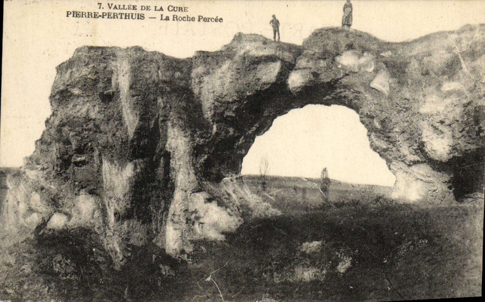 Vallée de la Cure — La Roche Percée — Pierre-Pérthuis