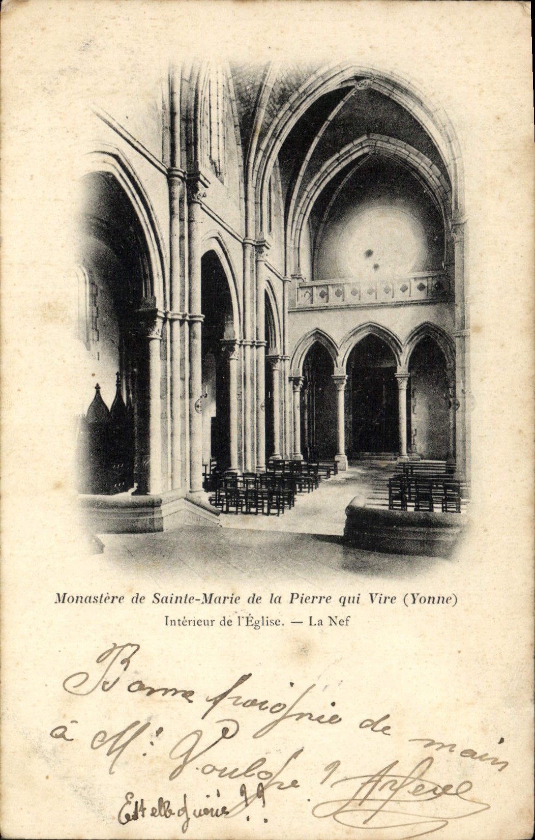 CPA Monastere de Ste Marie de La Pierre qui Vire Interieur de l'eglise La nef