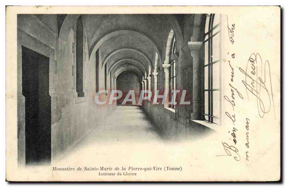 Monastère de Sainte-Marie de la Pierre-qui-Vire (Yonne) — Intérieur du Cloître — éditeur non identifié