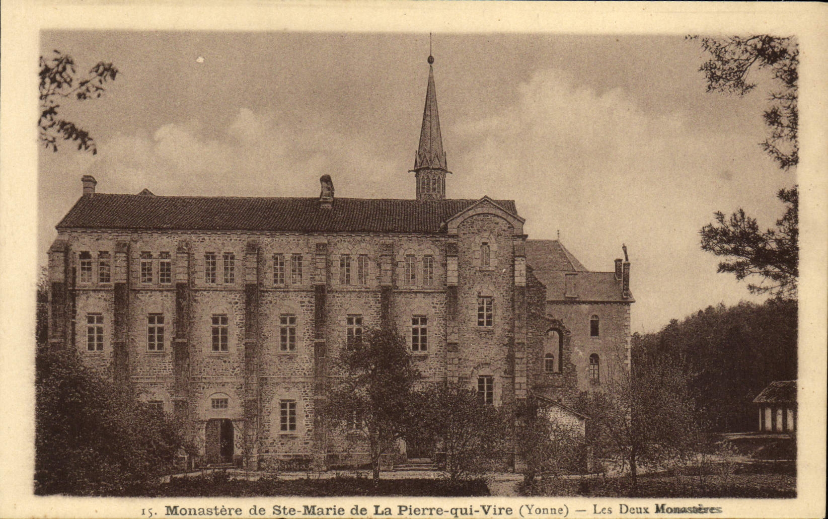 Monastère de Ste-Marie de La Pierre-qui-Vire (Yonne) — Les Deux Monastères — n°15