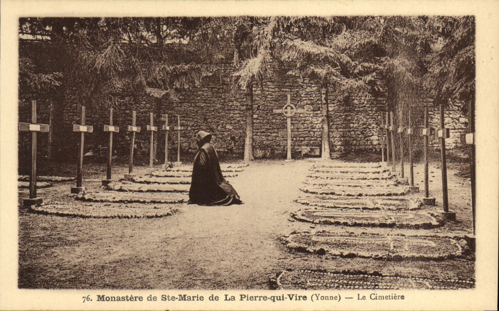 Monastère de Ste-Marie de La Pierre-qui-Vire (Yonne) — Le Cimetière — n°76