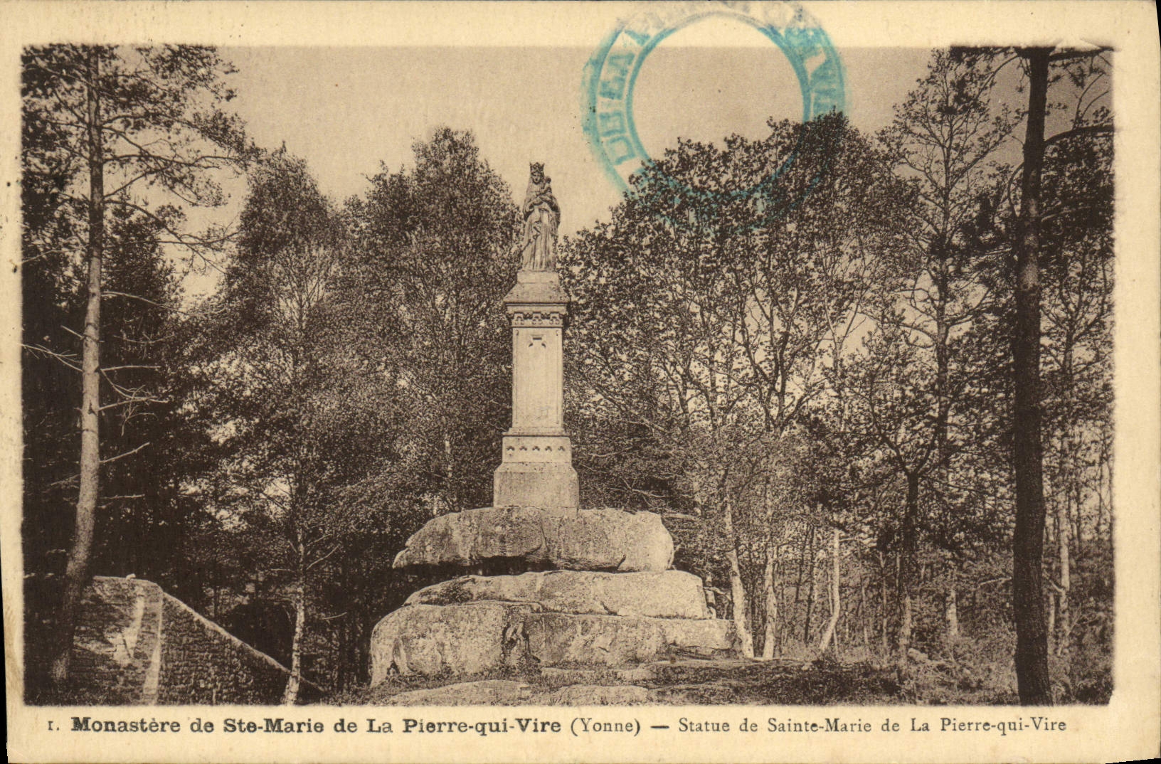 CPA Monastere de Ste Marie de La Pierre qui vire Statue de Sainte Marie de la Pierre qui Vire 