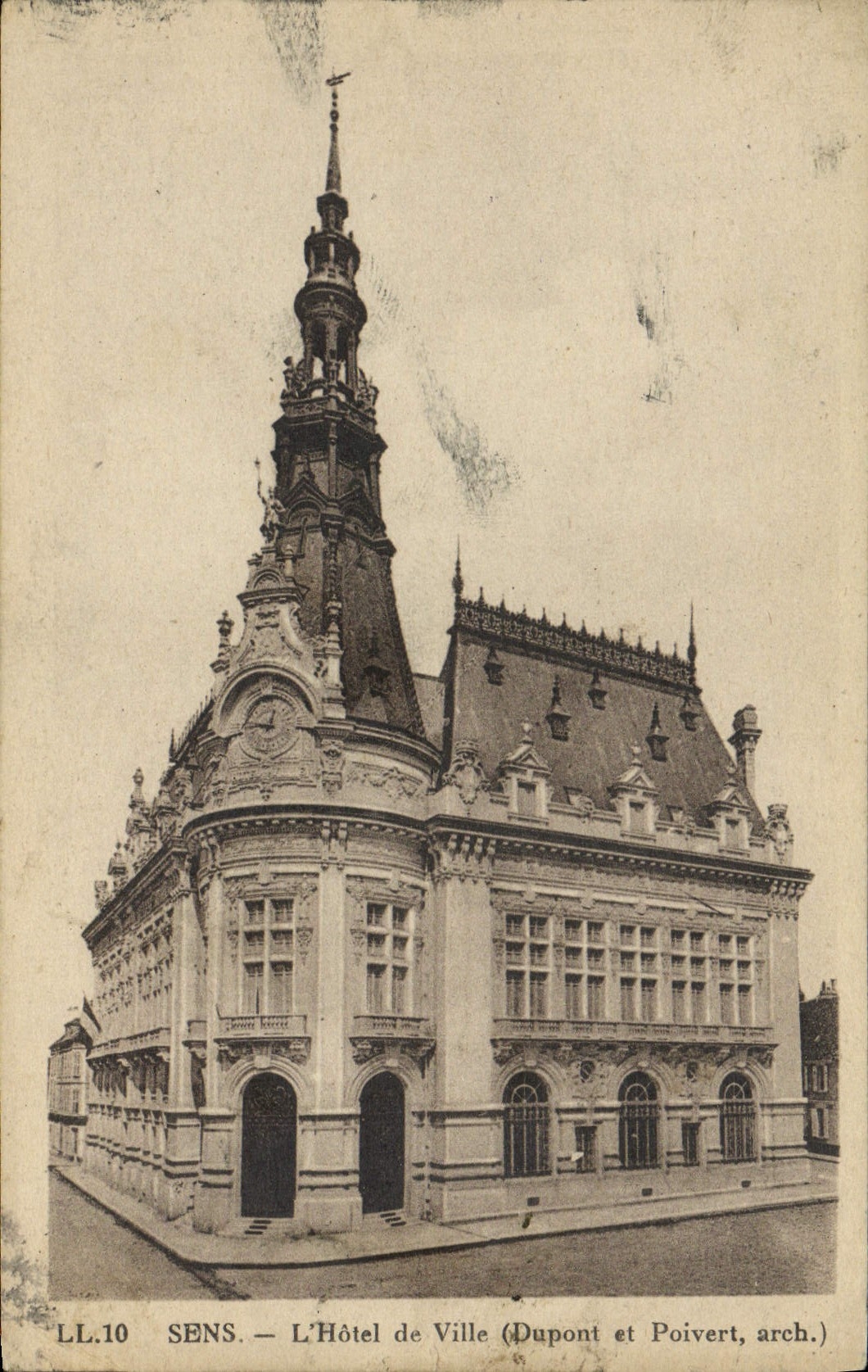 CPA Sens L'Hotel de Ville