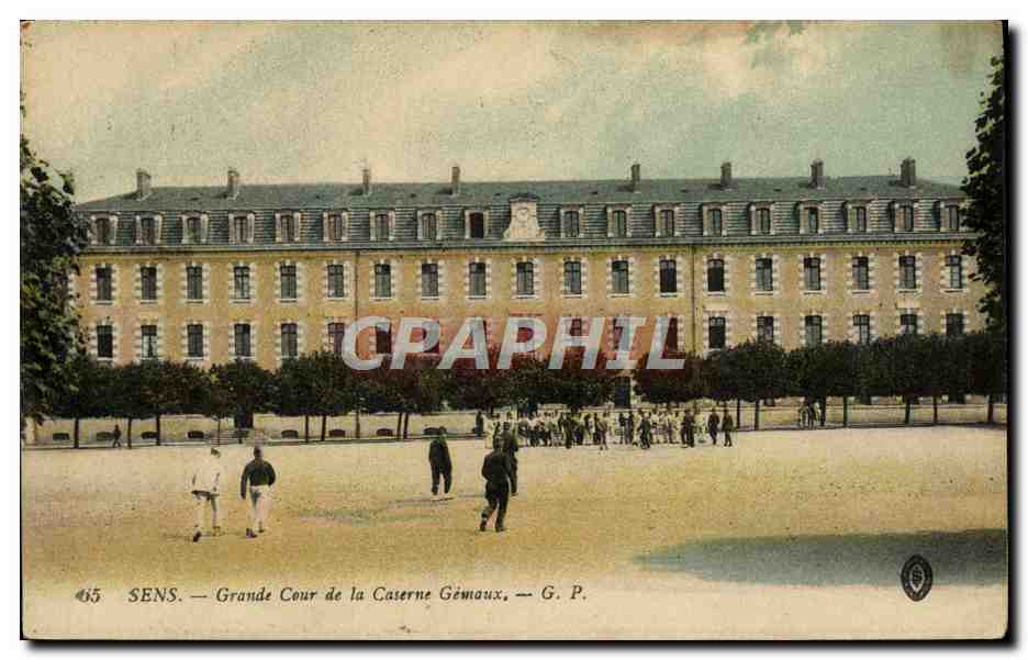 Sens — Grande Cour de la Caserne Gémaux — G. P.