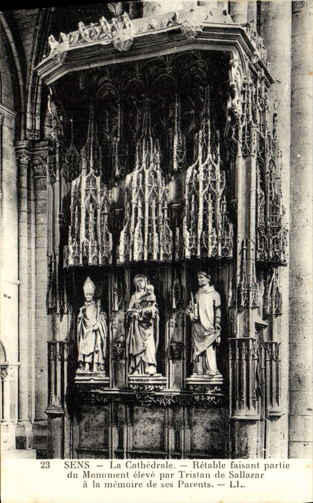 SENS — La Cathédrale — Rétabelle faisant partie du Monument élevé par Tristan de Sallazar à la mémoire de ses Parents — LL.