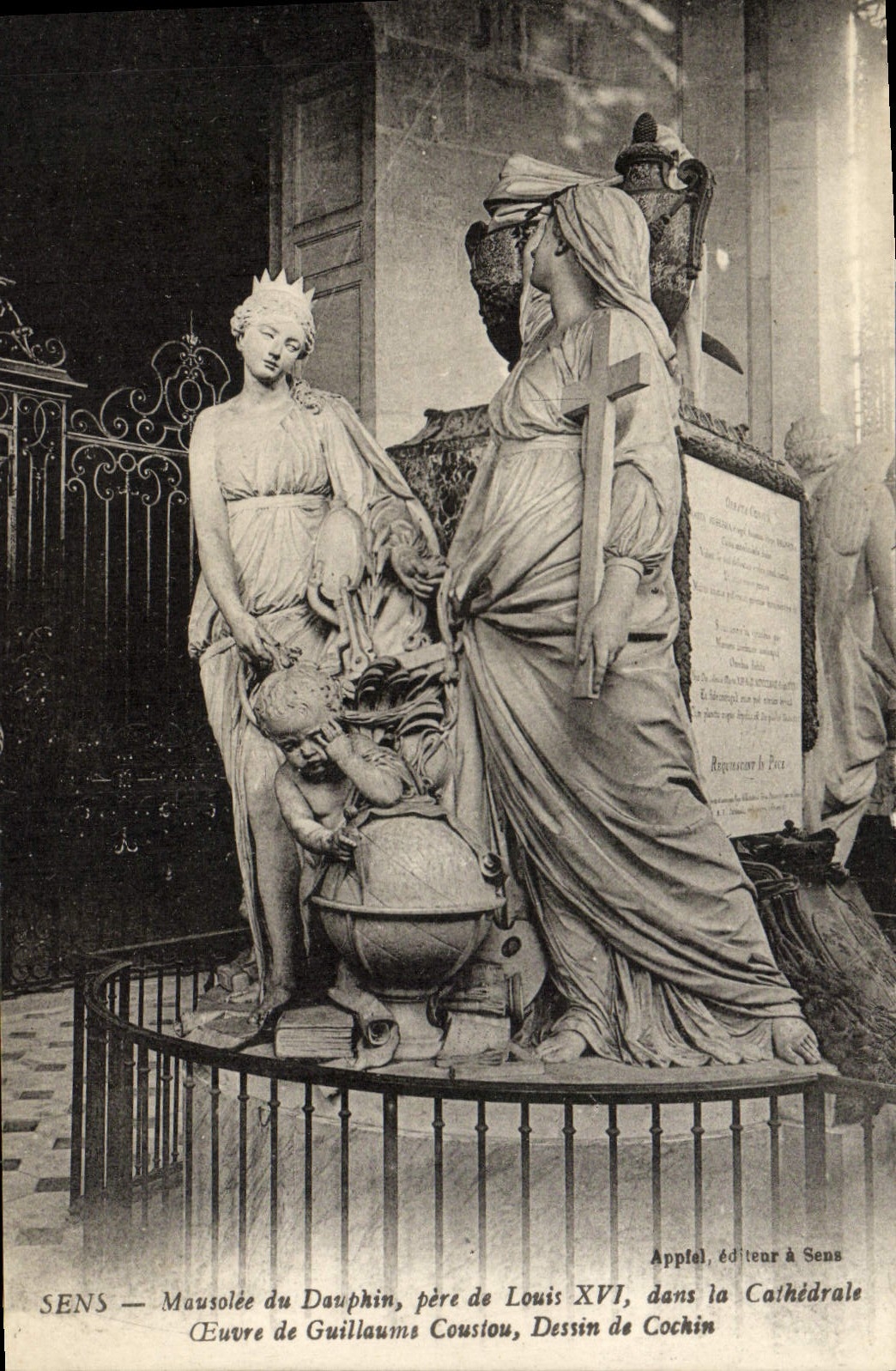 SENS — Mausoleum des Dauphins, Vater von Ludwig XVI, in der Kathedrale — Werk von Guillaume Cousiou, Zeichnung von Cochin