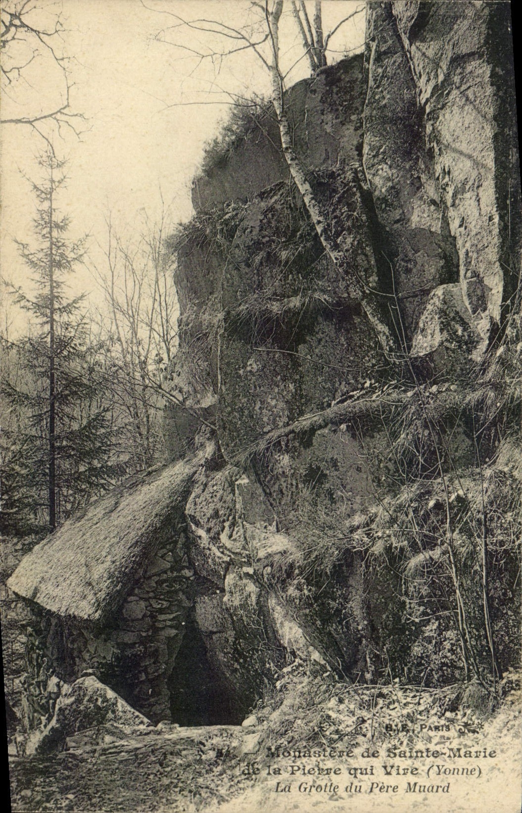Monastère de Sainte-Marie de la Pierre qui Vire (Yonne) — La Grotte du Père Muard — B.J.E. PARIS