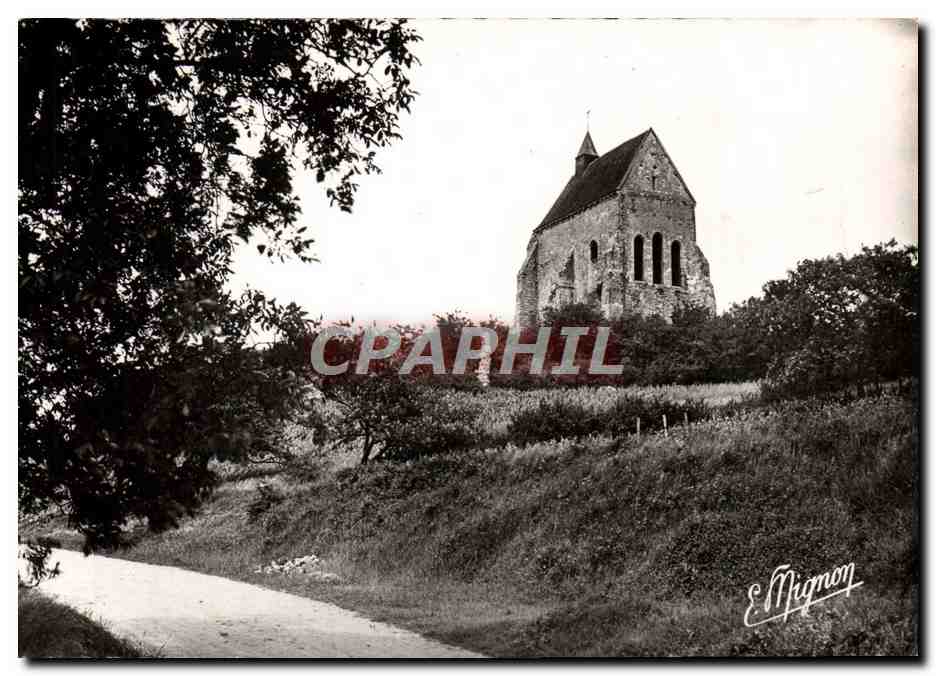 CPM St Julien du Sault La Chapelle de Vauguilain et ses Ramparts Remparts