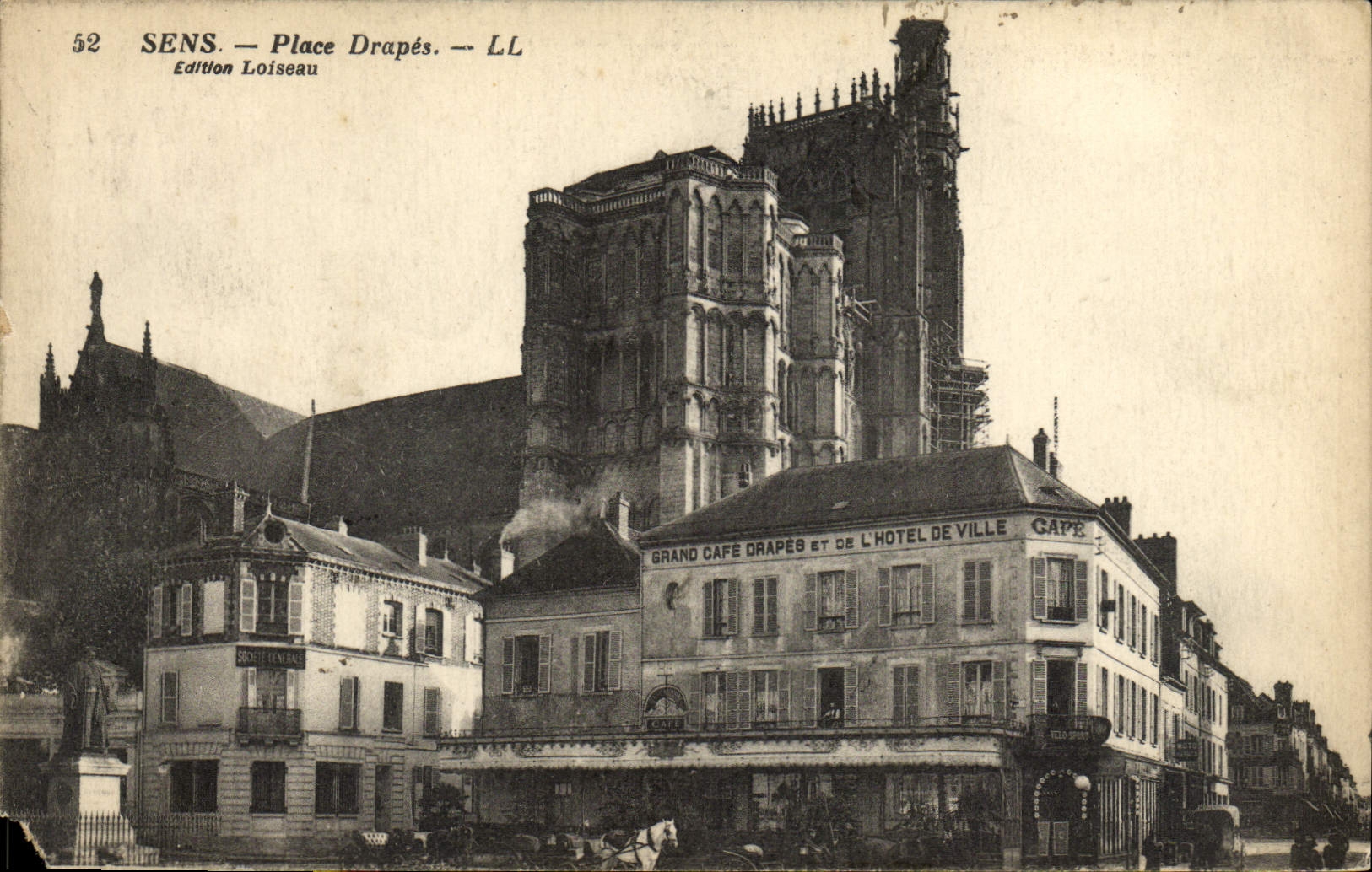 Sens — Place Drapés — Édition Loiseau