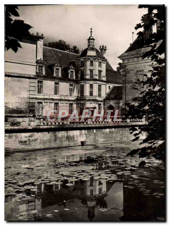 CPM Tanlay Le Chateau Tour Droite Du Corps De Logis