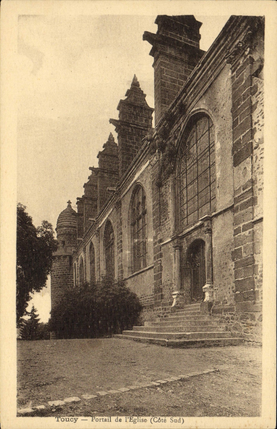 CPA Toucy Portail de l'Eglise
