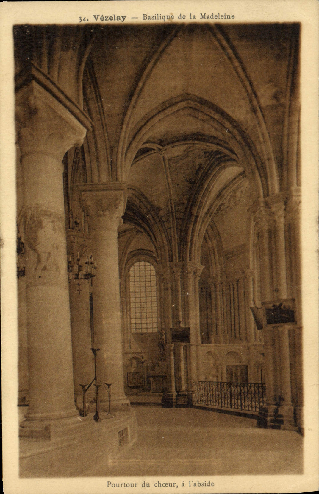 Vézelay — Basilique de la Madeleine — Pourtour du chœur, à l'abside