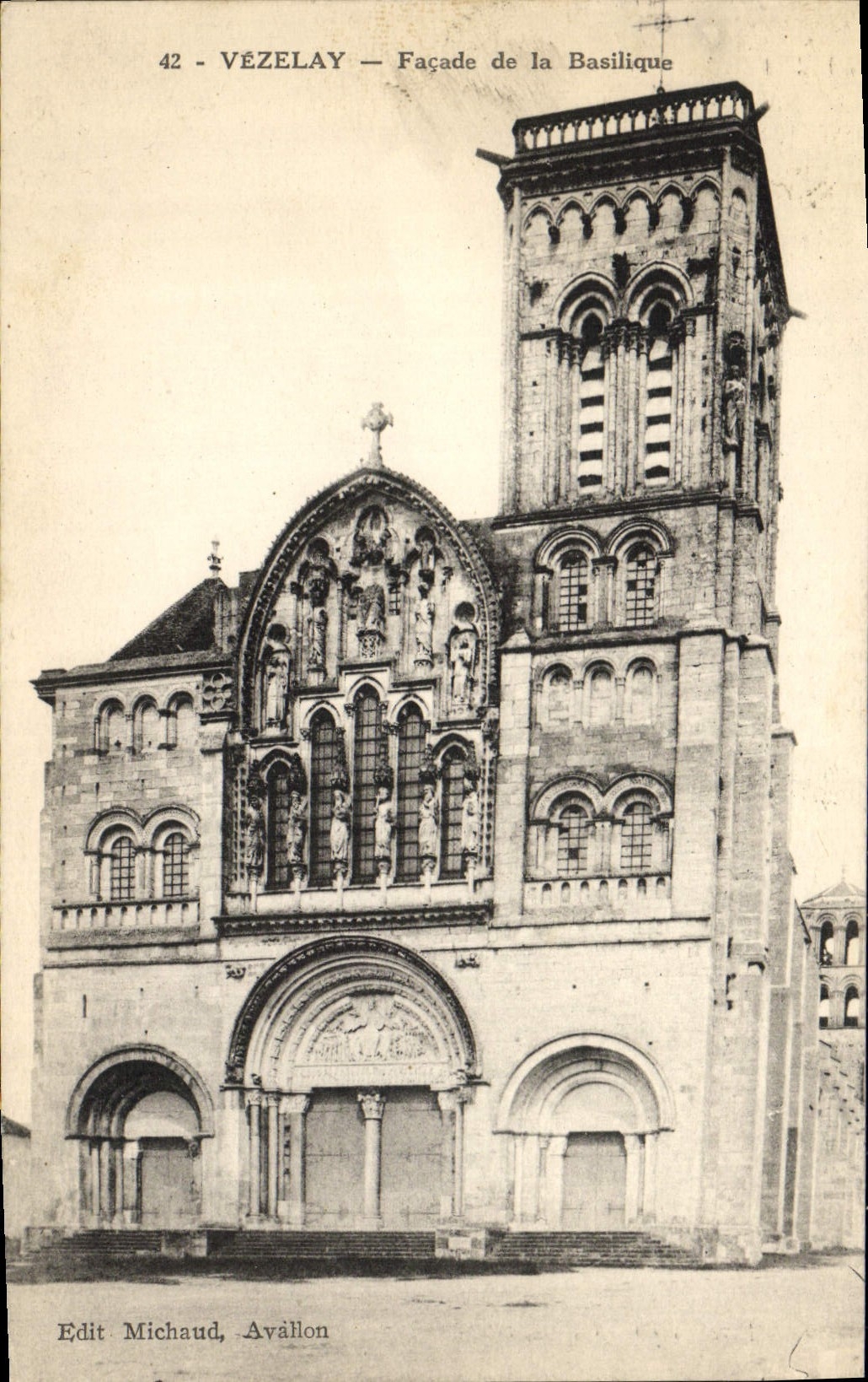 Vézelay — Façade de la Basilique — Edit Michaud, Avallon - Anverso