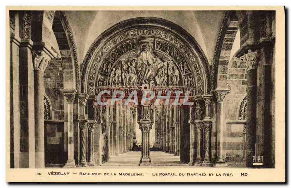 VÉZELAY — Basilique de la Madeleine — Le Portail du Narthex et la Nef — ND