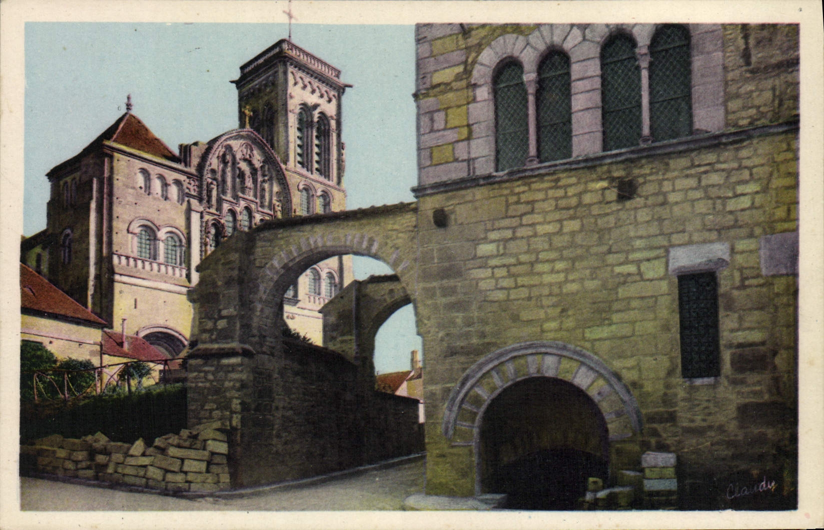 Vézelay (Yonne) — La Basilique et la Maison romane — Claudy
