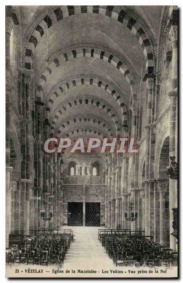 Vézelay — Église de la Madeleine — Les Voûtes — Vue prise de la Nef
