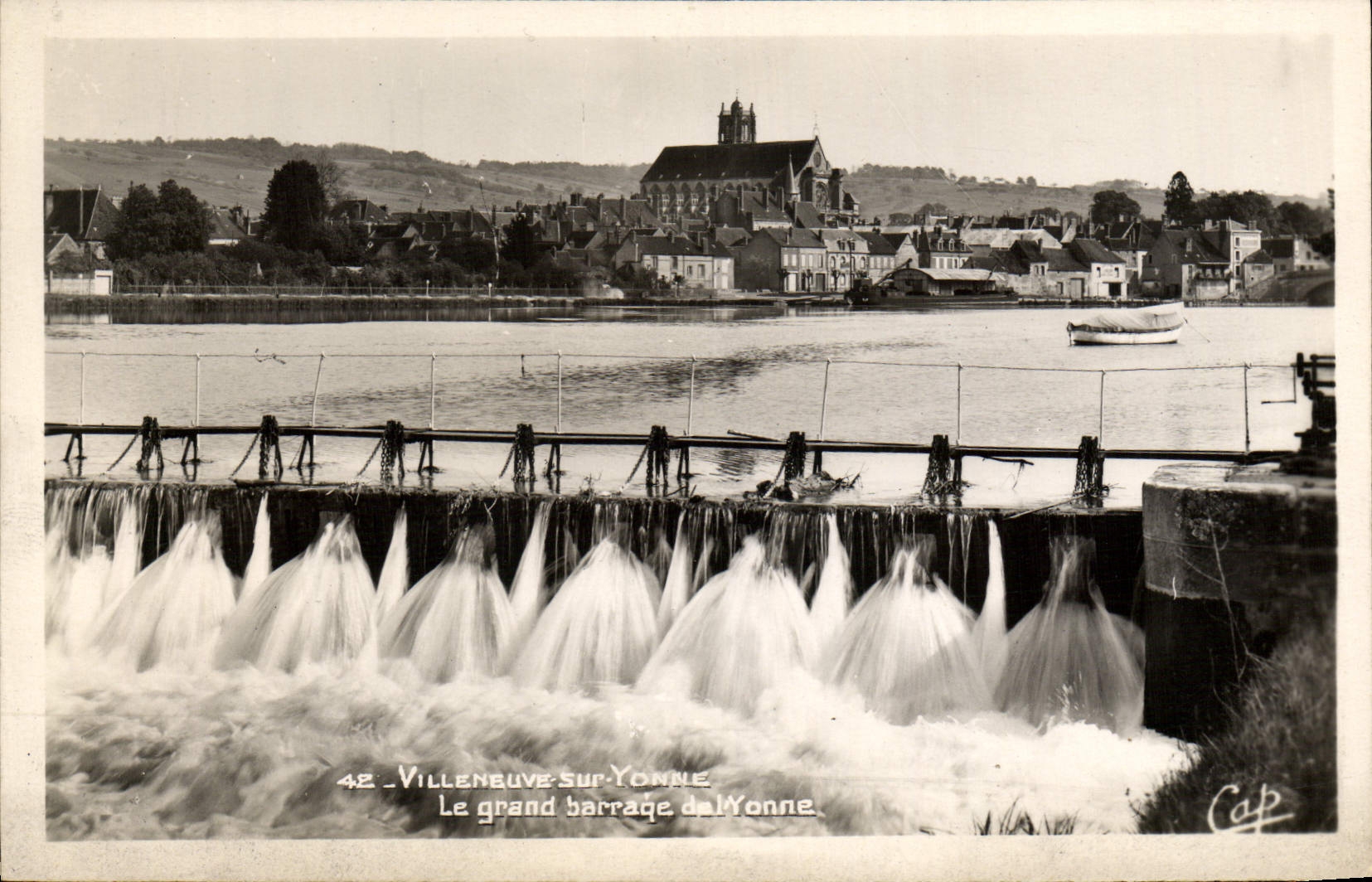 Villeneuve-sur-Yonne — Il grande digrifo della Yonne — editore Cap, n° 42