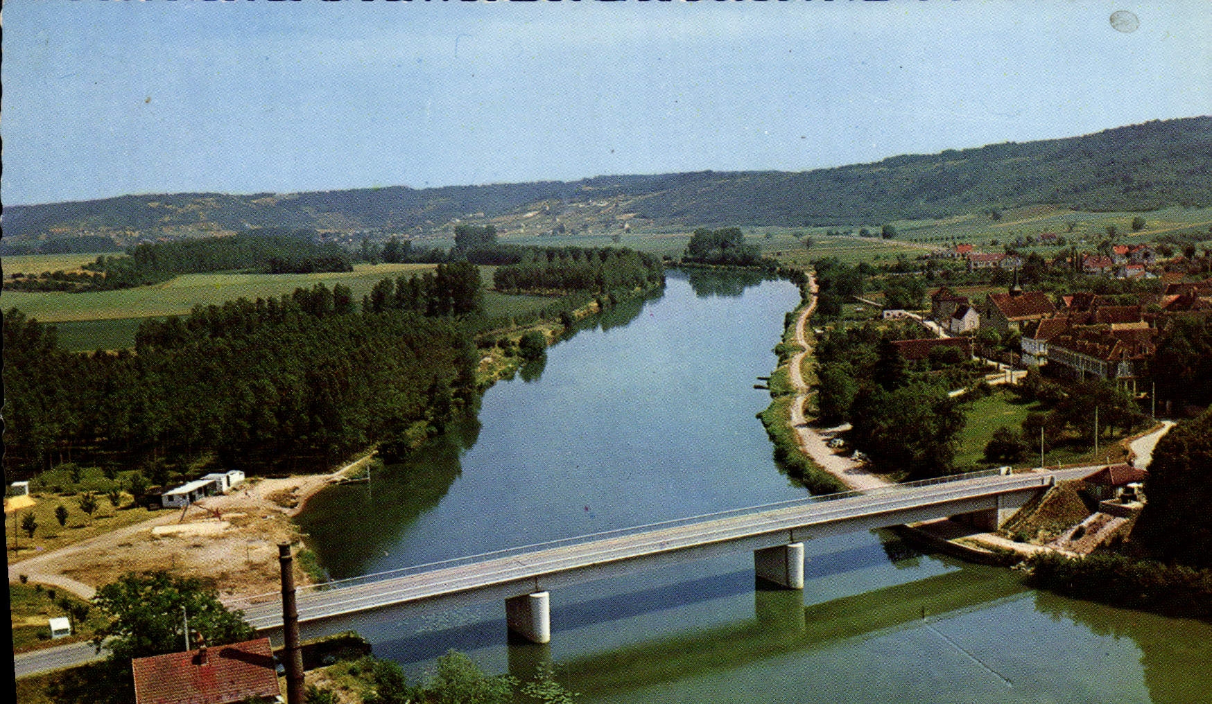 Le Pont sur l'Yonne — vue panoramique — Éditions SODPER