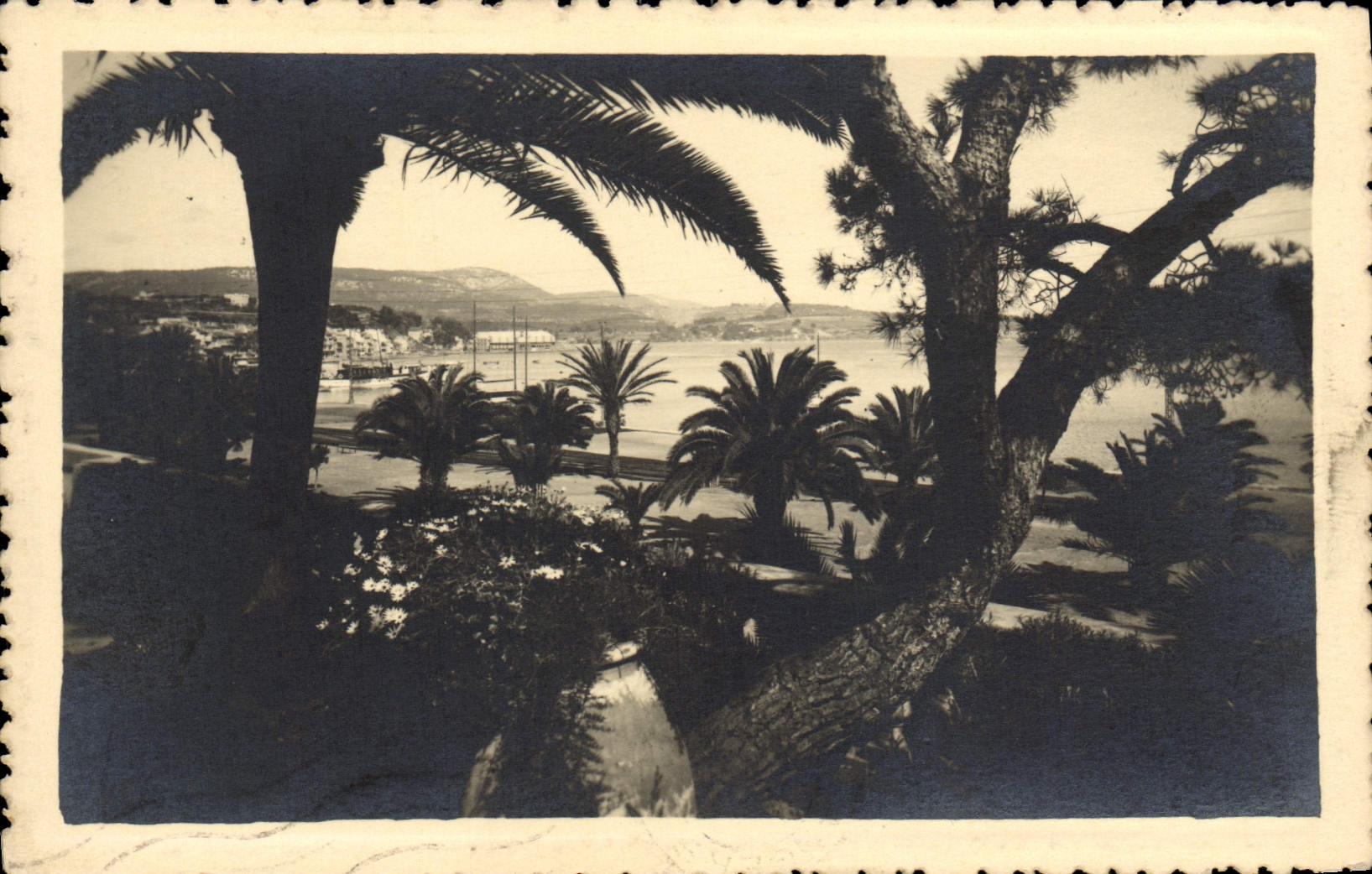 Vue de la baie de Bandol — éditeur Bandol, n°7753/9 - Anverso