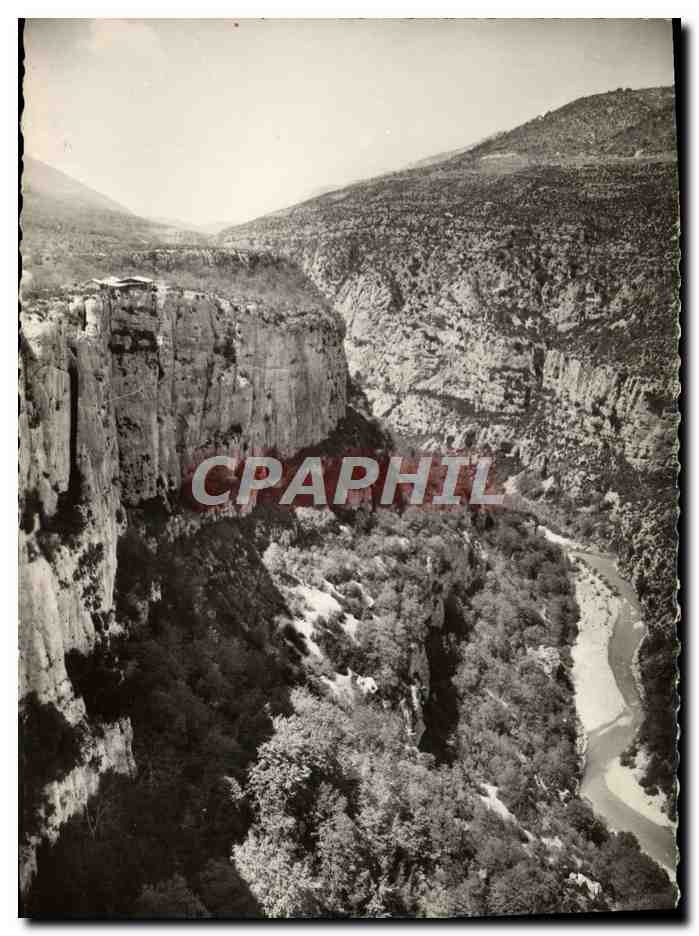Gorges du Verdon (Var) — Rive gauche - Falaise des Cavaliers et restaurant du Grand Canon — Photo Comisier (A.M.)