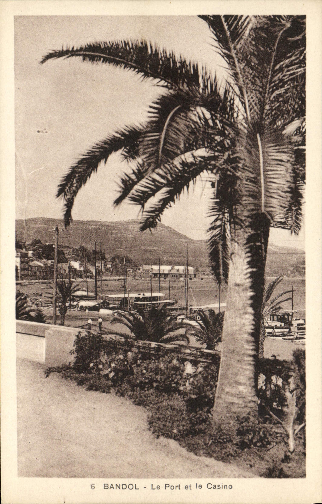 CPA Bandol Le Port Et Le Casino Bateaux