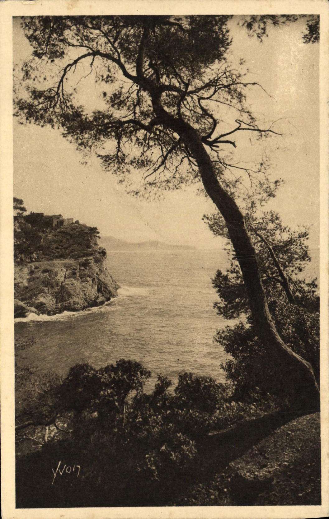 CPA La Douce France D'Azur Toulon Vue Sur Le Cap Brun