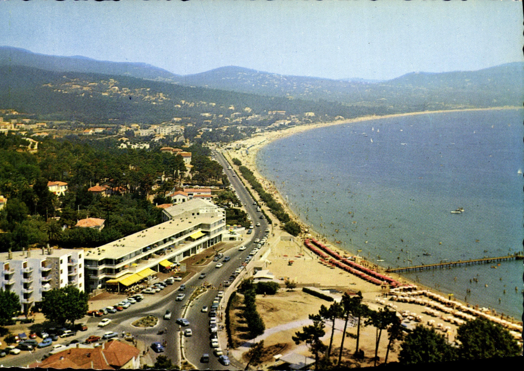 CPM Cavalaire Sur Mer Vue Panoramique La Cote d'Azur
