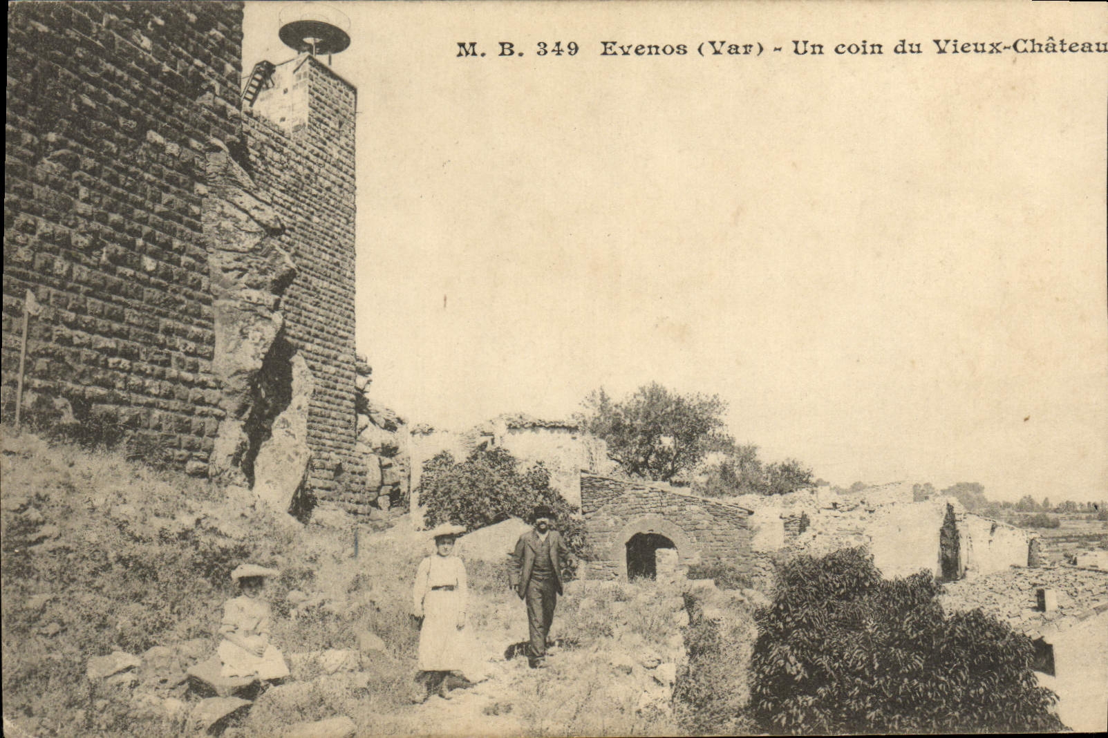 CPA Evenos Un Coin Du Vieux Chateau