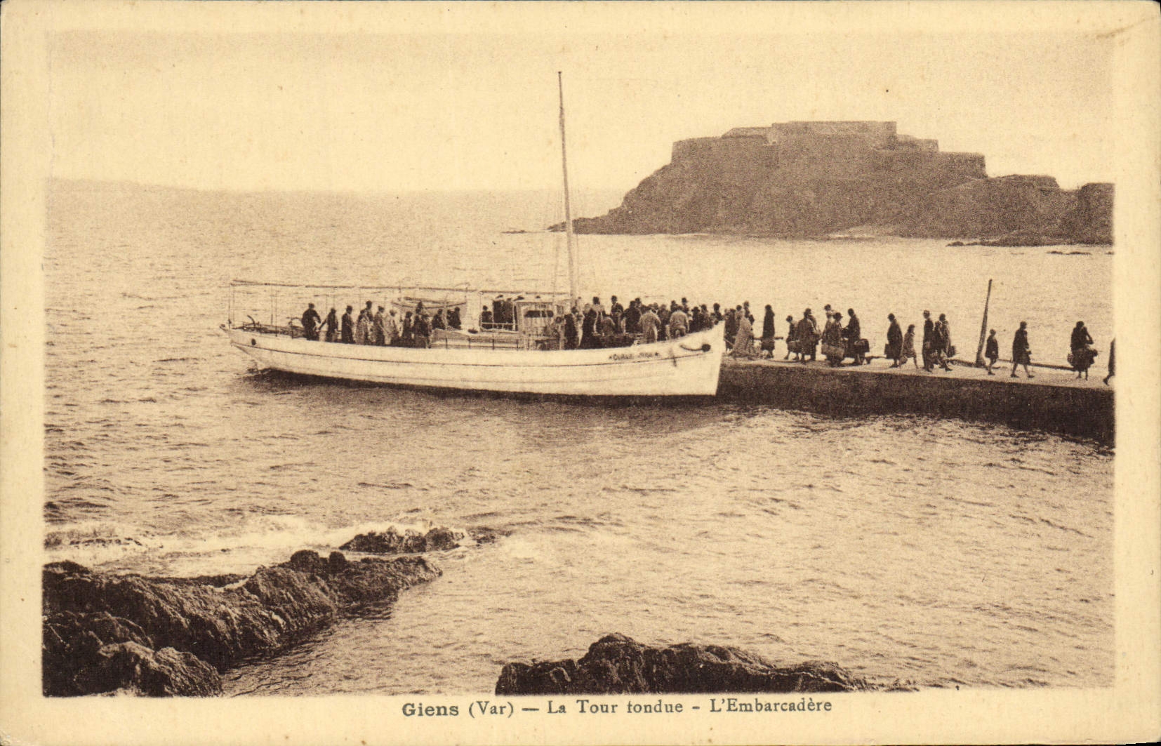 Giens (Var) — La Tour tondué — L'Embarcadère