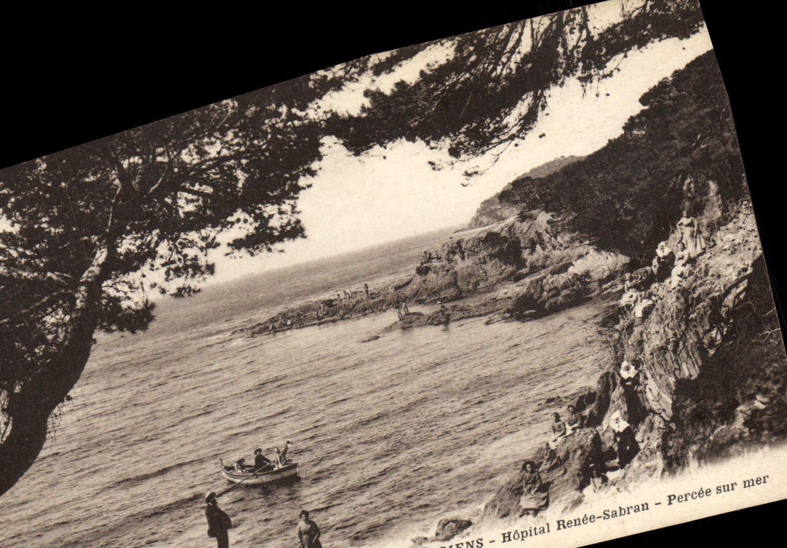 GIEUS - Hôpital Renée-Sabran - Percée sur mer