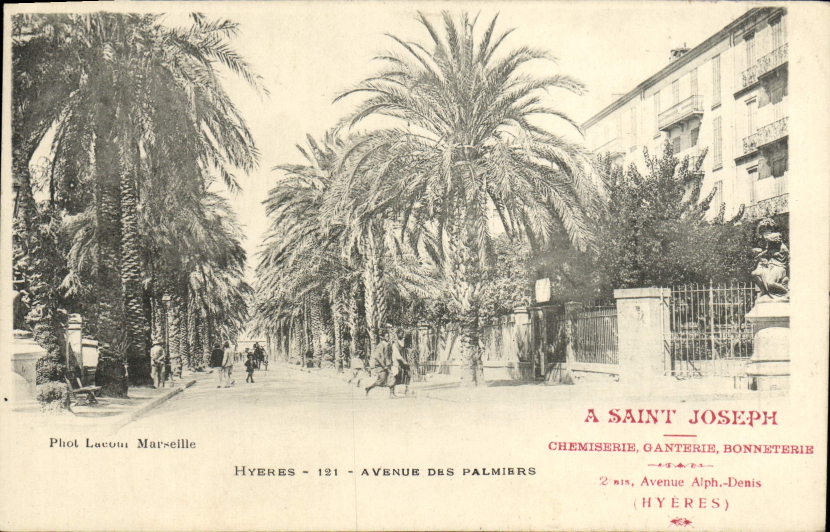Hyères - Avenue des Palmiers — vue de l'avenue bordée de palmiers — Phot Lacouï, Marseille