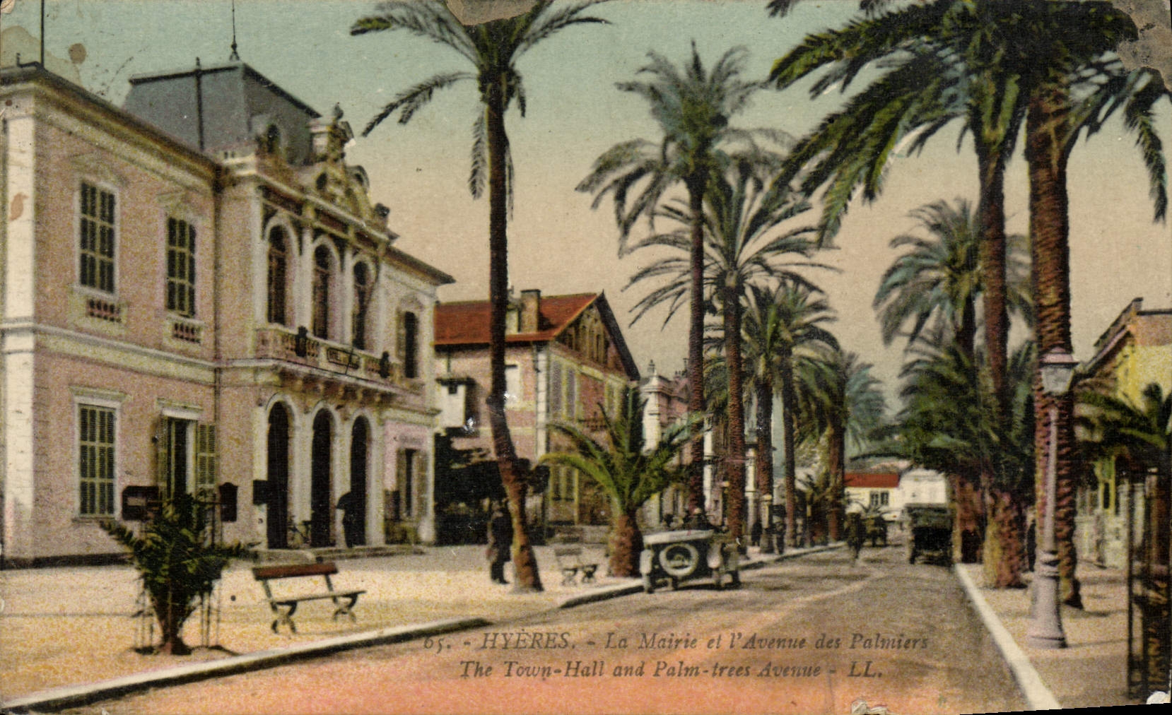 CPA Hyeres La Mairie et l'avenue des Palmiers
